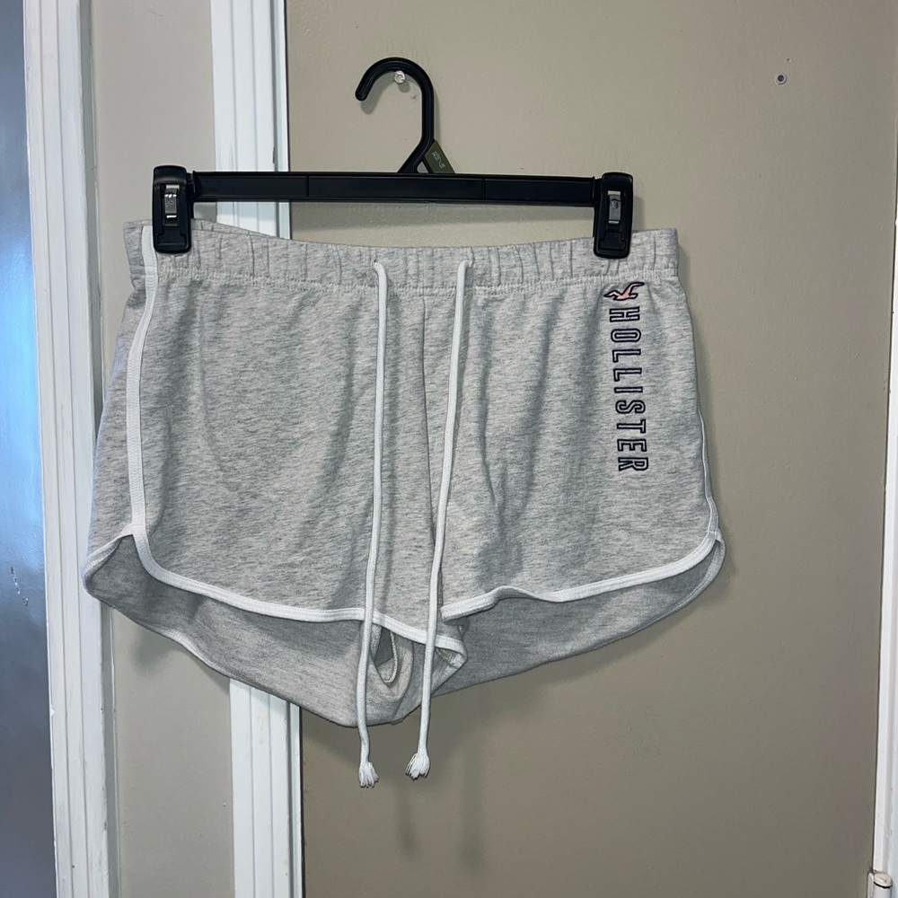 Hollister Women's Light Gray Athletic Shorts